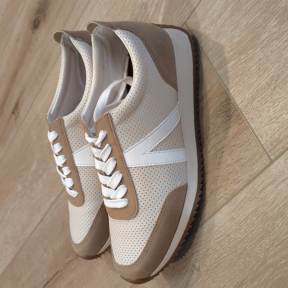 MIA Kabel P Shoes Women's Sz 7 Tan/White Retro Style Faux Suede Accents - Picture 3 of 7